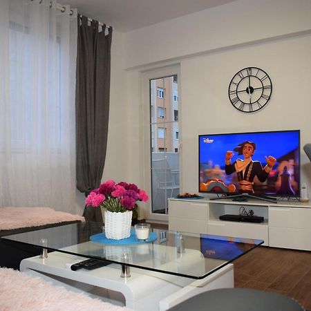 Apartment Trixi Pula Zewnętrze zdjęcie