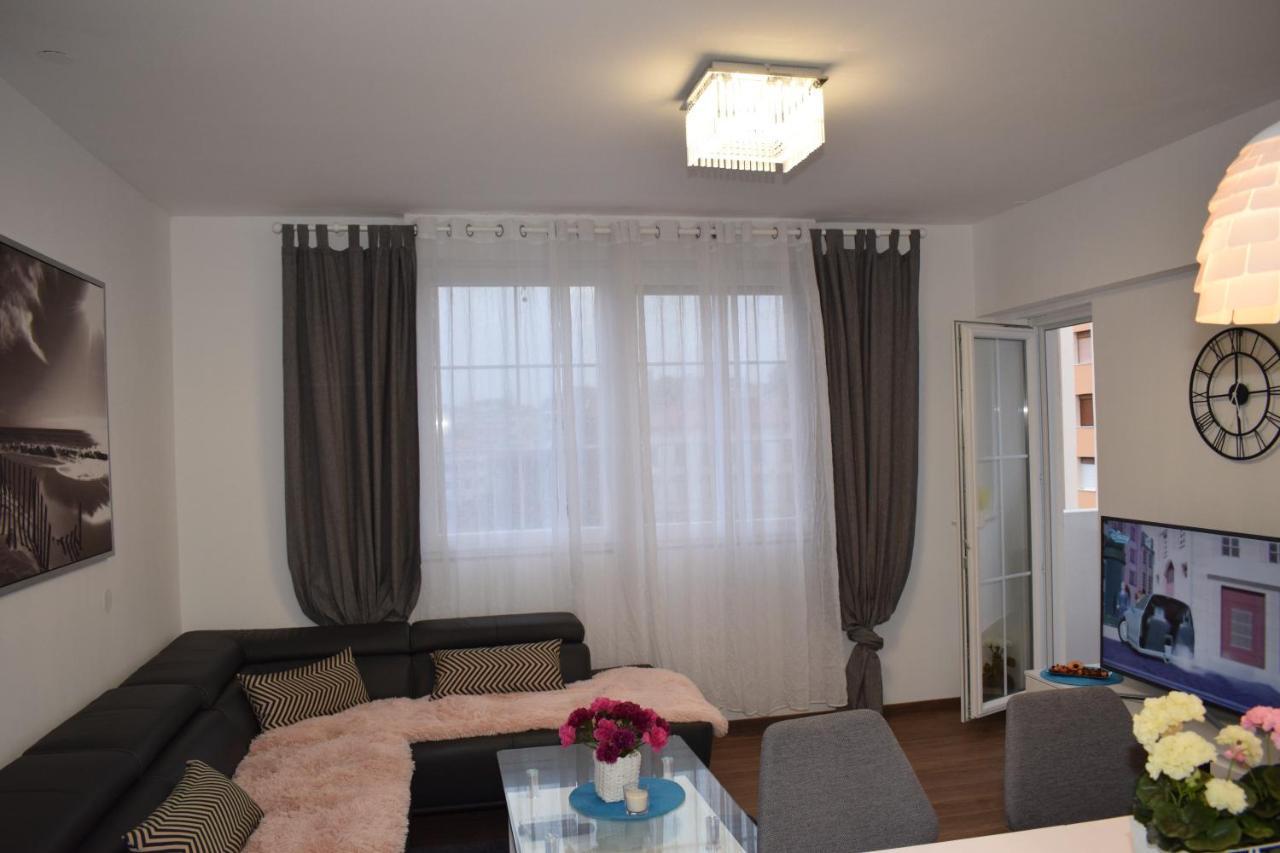 Apartment Trixi Pula Zewnętrze zdjęcie