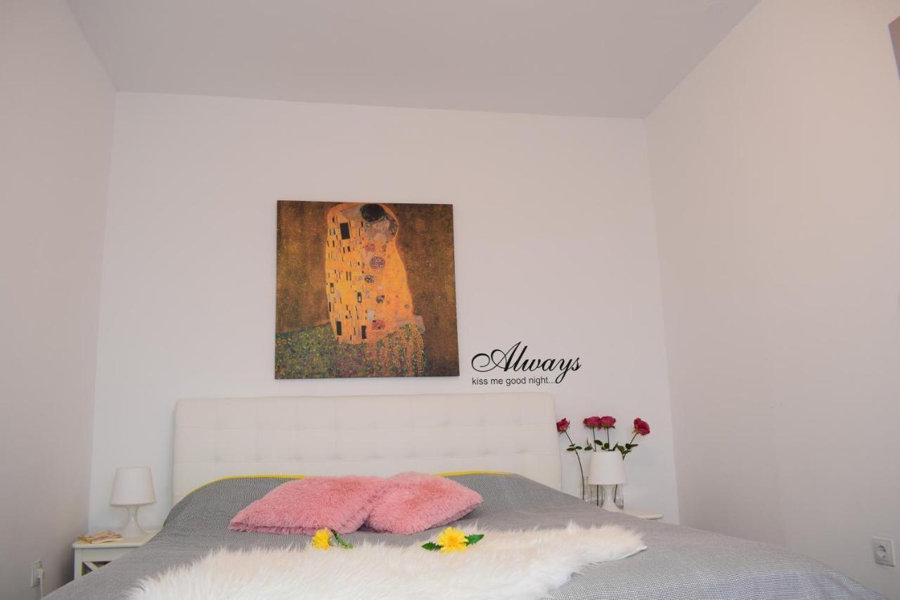 Apartment Trixi Pula Zewnętrze zdjęcie