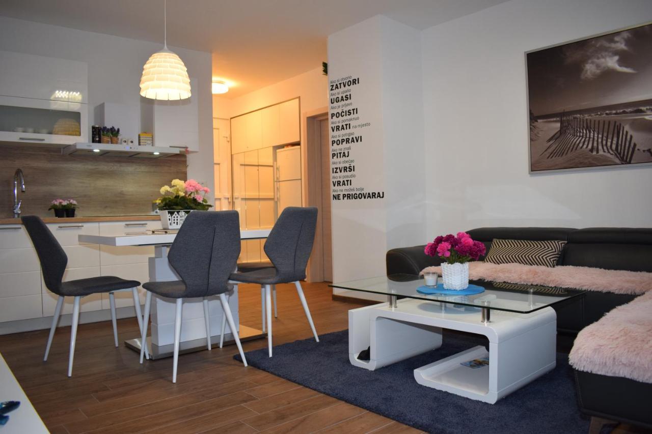 Apartment Trixi Pula Zewnętrze zdjęcie