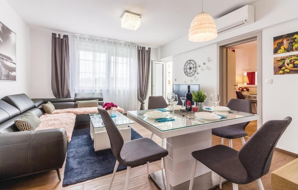 Apartment Trixi Pula Zewnętrze zdjęcie